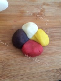 香甜多彩桃山皮月饼做法图解5)