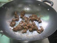 家常菜牛肉炒青瓜做法图解3)