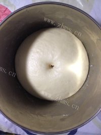 自制豆沙卷面包做法图解3)