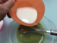 自制抹茶奶冻做法图解4)
