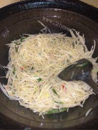 家常菜酸辣土豆丝做法图解5)