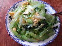 口舌生香的芹菜炒鸡蛋