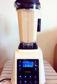 美味的红枣核桃豆浆做法图解6)