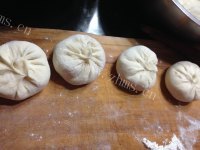 美味的香菜包子做法图解4)