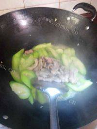 家常菜丝瓜炒肉片