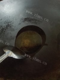 美味的苦瓜炒肉做法图解4)