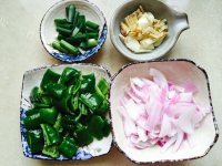 简单版青椒回锅肉做法图解2)