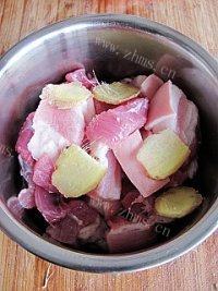 自制米粉蒸肉做法图解3)