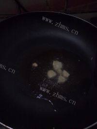 口舌生香的青椒炒肉片做法图解3)