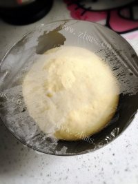 自制豆沙面包做法图解2)