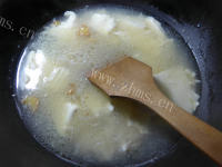 美味的鱼骨豆腐汤做法图解10)
