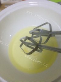色香味浓的轻乳酪蛋糕做法图解4)