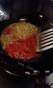 美味的番茄焖虾做法图解6)