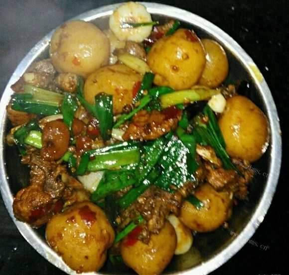 美味营养的红烧土豆排骨