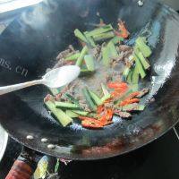家常菜黄瓜炒牛肉做法图解5)
