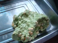 自制抹茶花生牛轧糖做法图解7)