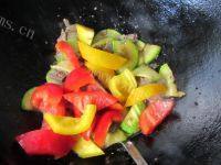家常菜西葫芦炒牛肉