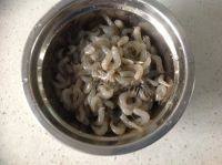 美味的青椒炒河虾做法图解1)