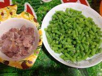 简易版豆角炒肉片做法图解3)