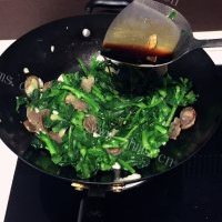 香甜的腊肠炒油菜苔的做法图解五