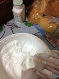 常吃不腻的戚风蛋糕做法图解5)