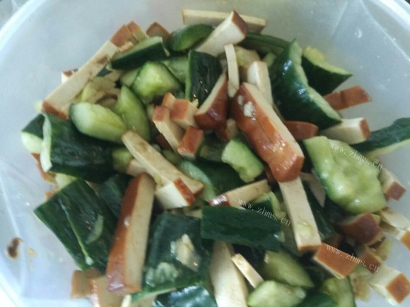 色香味俱全的凉拌黄瓜