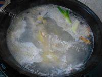 「念念不忘」鲫鱼豆腐汤做法图解6)
