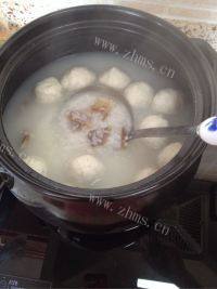秘制腊咸肉鱼丸粥做法图解4)