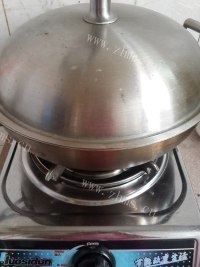 家常菜土豆焖排骨做法图解8)