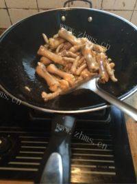 美味的卤鸡爪做法图解4)