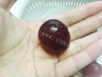 自制的红提果酱做法图解2)