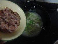 美味的丝瓜瘦肉汤做法图解3)