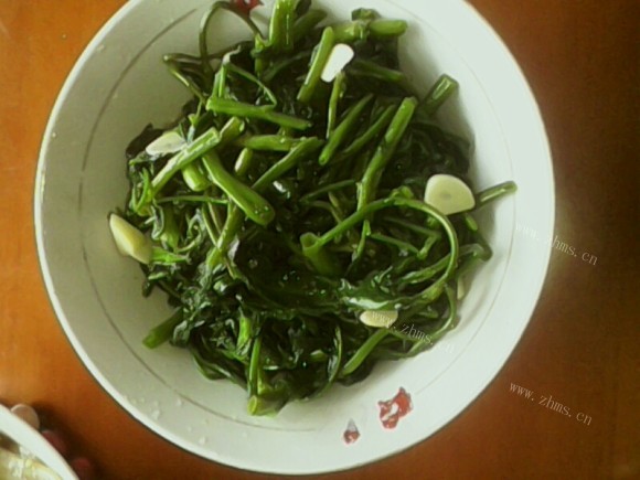 色味俱佳的蒜蓉空心菜