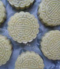 自制广式蛋黄月饼做法图解9)