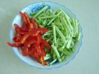 家常菜黎蒿炒肉丝做法图解2)
