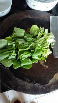 美味的青菜年糕汤做法图解1)