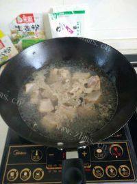 美味的红烧排骨做法图解2)