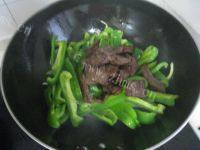 简单的青椒牛肉做法图解8)
