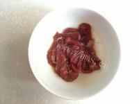 胡萝卜炒牛肉做法图解4)
