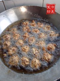 好吃的炸黑米豆渣萝卜丸子做法图解13)