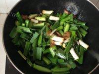 自己做的蒜苗炒肉做法图解6)