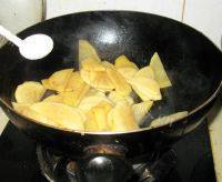 家常菜辣炒土豆片做法图解6)