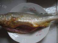 美味的煎黄鱼做法图解1)