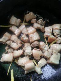 豆角干红烧肉做法图解5)