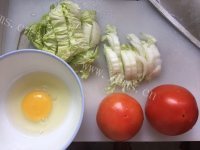 好吃的西红柿鸡蛋虾面做法图解1)