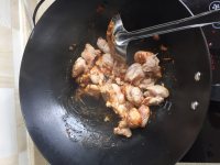 美味的咖喱鸡肉饭做法图解4)