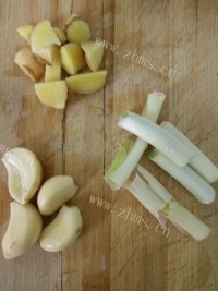 营养丰富的清炖羊肉汤做法图解2)