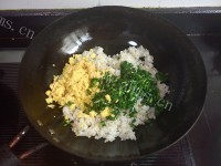韭菜蛋炒饭做法图解7)