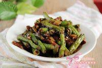 家常肉片焖豆角