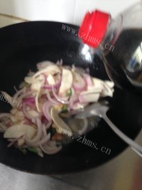 美味食用菌洋葱炒杏苞菇做法图解7)
